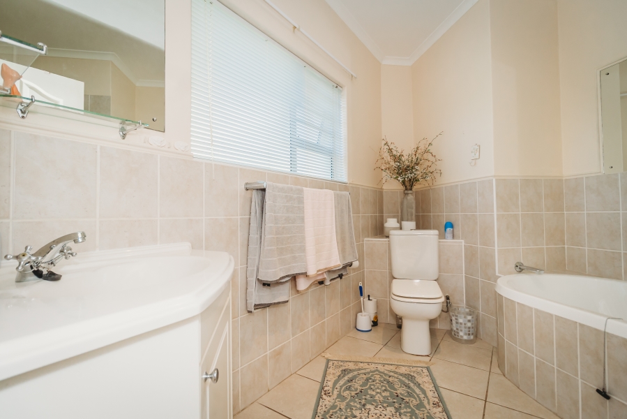 3 Bedroom Property for Sale in Heather Park Western Cape